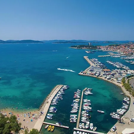 Apartament Beautiful In With Kitchen Vodice