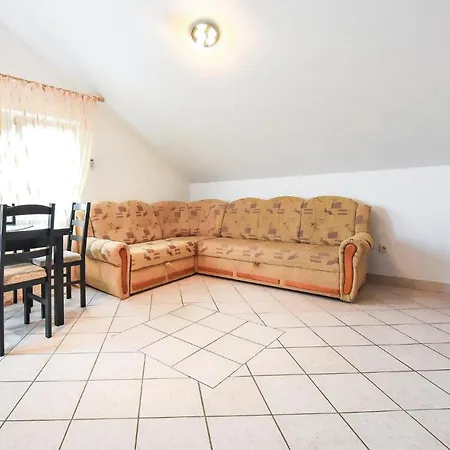 Apartament Beautiful In With Kitchen Vodice
